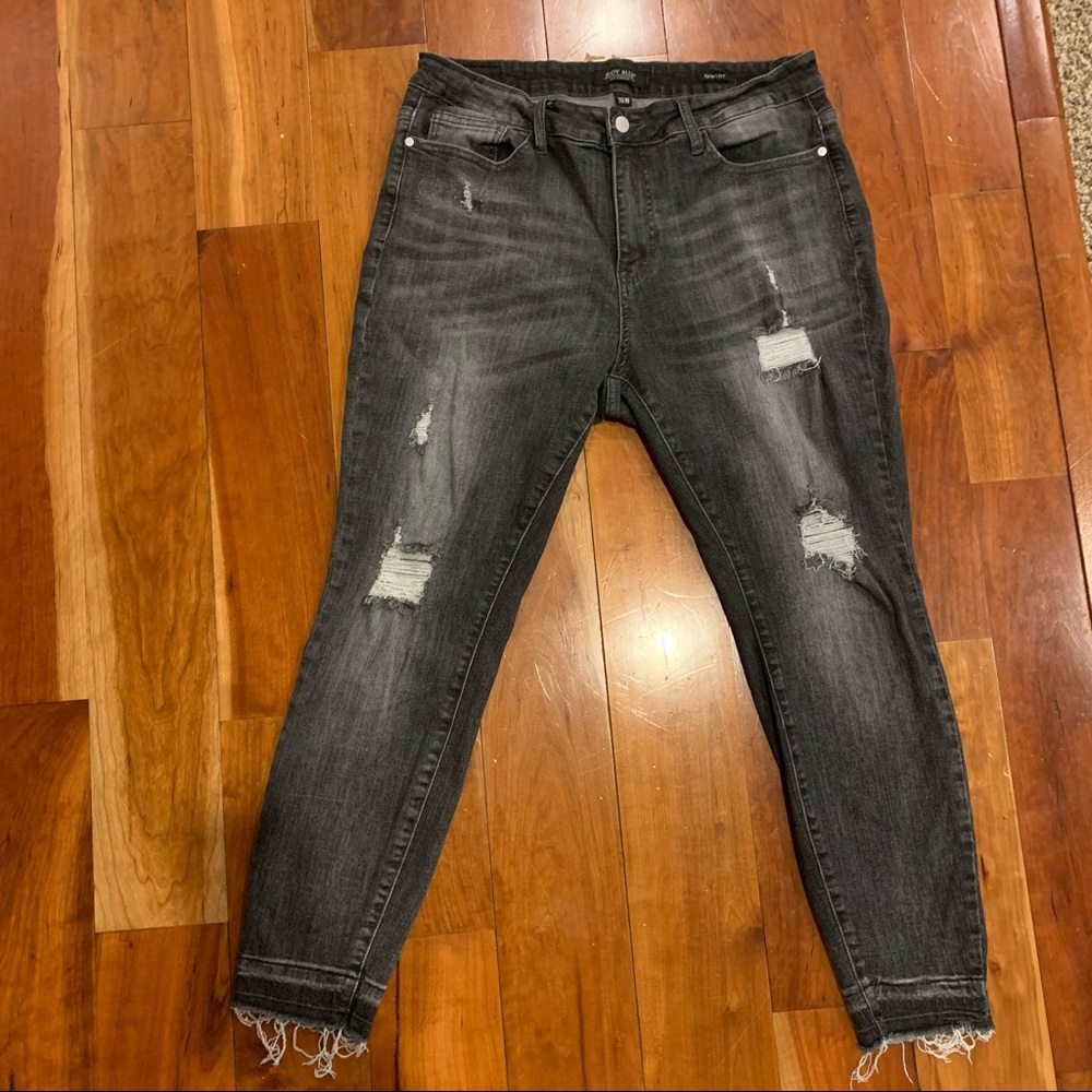 Judy Blue Distressed Jeans